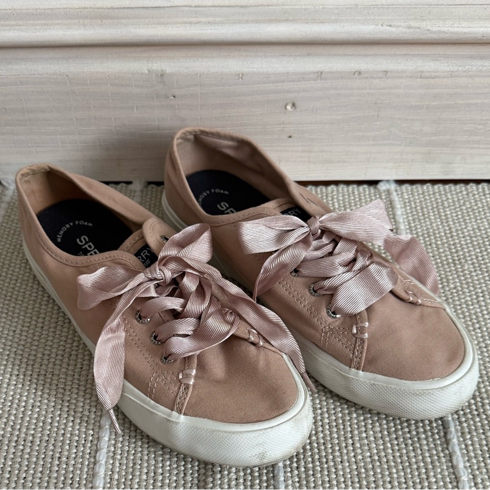 Sperry Women's Pink Canvas Sneakers